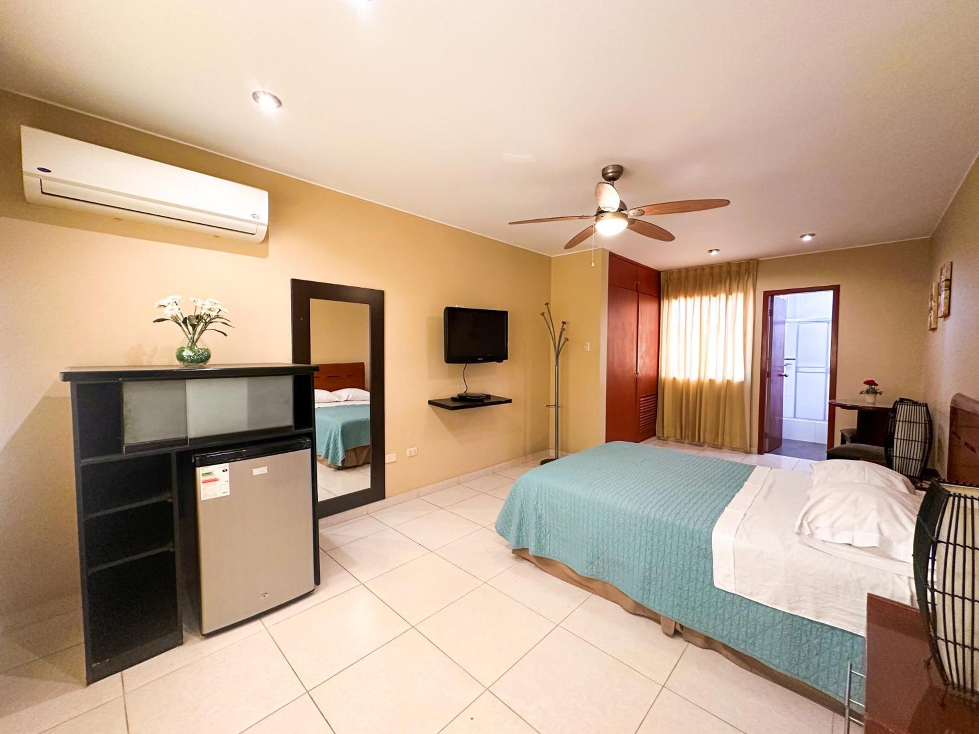 Apart Hotel El Canaveral Chincha Alta Exterior photo