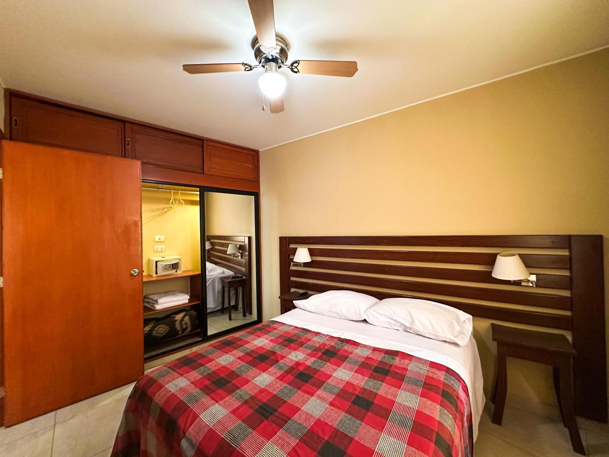 Apart Hotel El Canaveral Chincha Alta Exterior photo