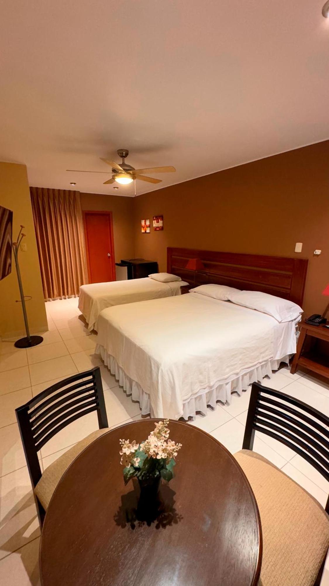 Apart Hotel El Canaveral Chincha Alta Exterior photo